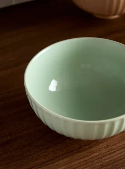 Broad grooves small bowl