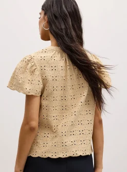 Broderie anglaise tee