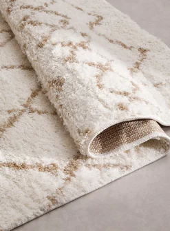 Broken lines tufted rug