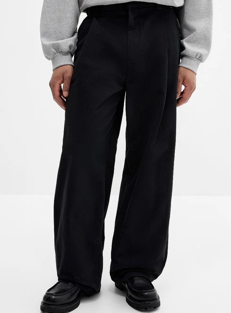 Brushed twill pleated chinos