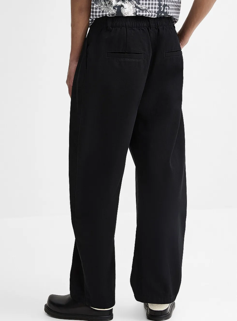 Brushed twill pleated chinos
