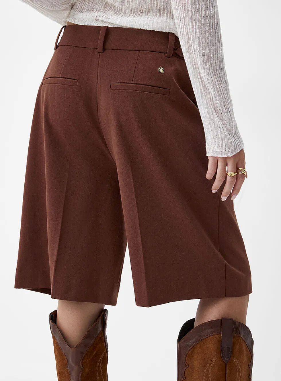 Buckle side-strap pleated Bermuda short
