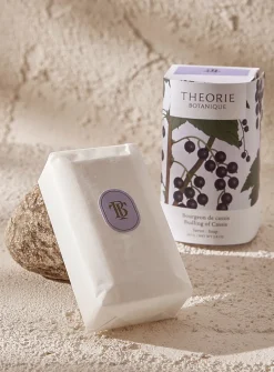 Budling of Cassis bar soap