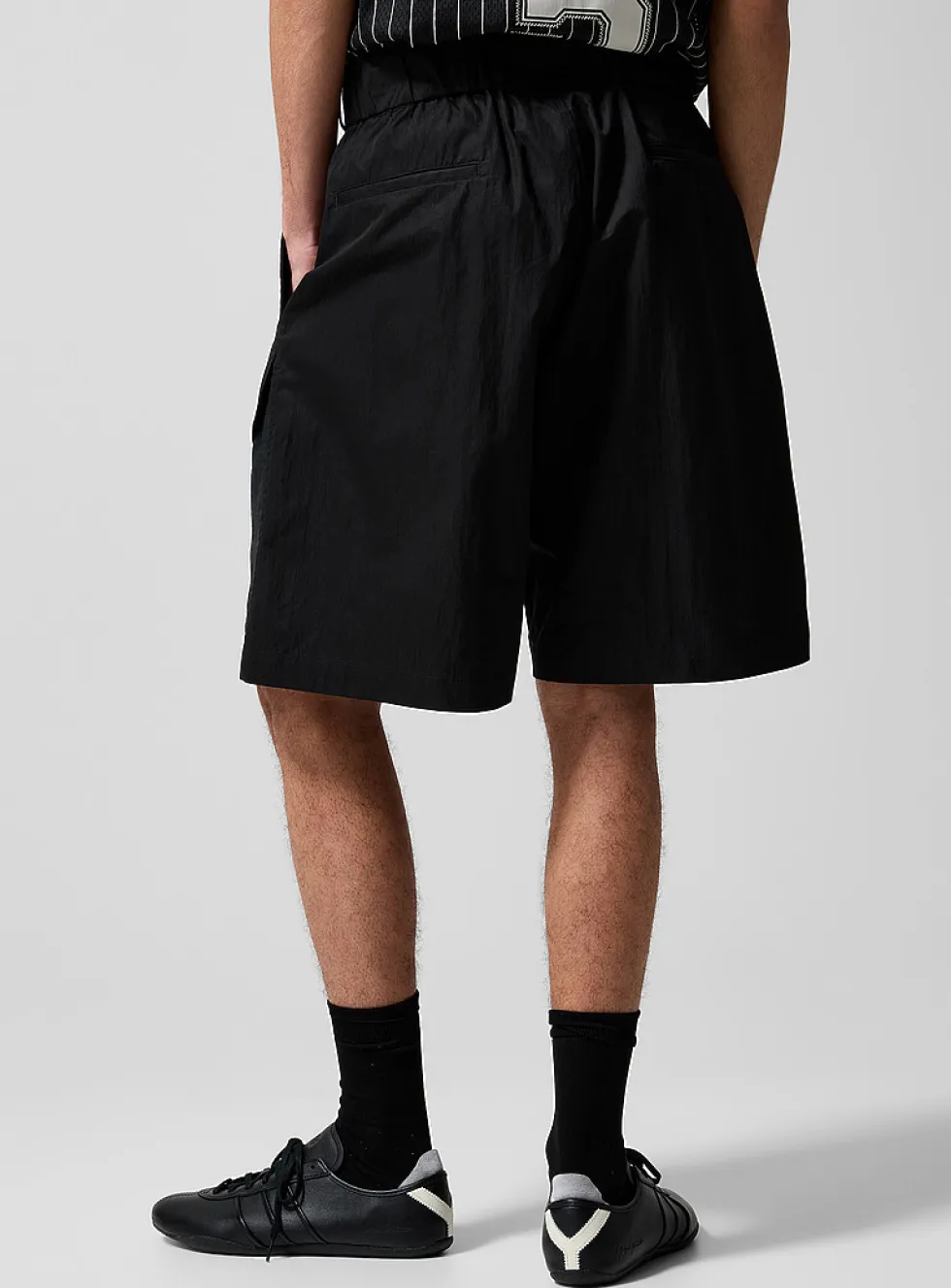 Built-in belt fishnet leg Bermuda short
