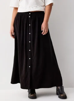 Buttoned maxi skirt