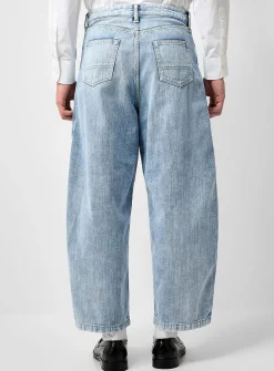 Buttoned-side bleached jean