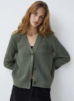 Button-up shaker-rib cropped cardigan