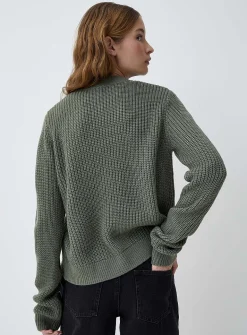 Button-up shaker-rib cropped cardigan