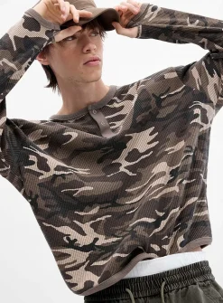 Camouflage waffled Henley T-shirt
