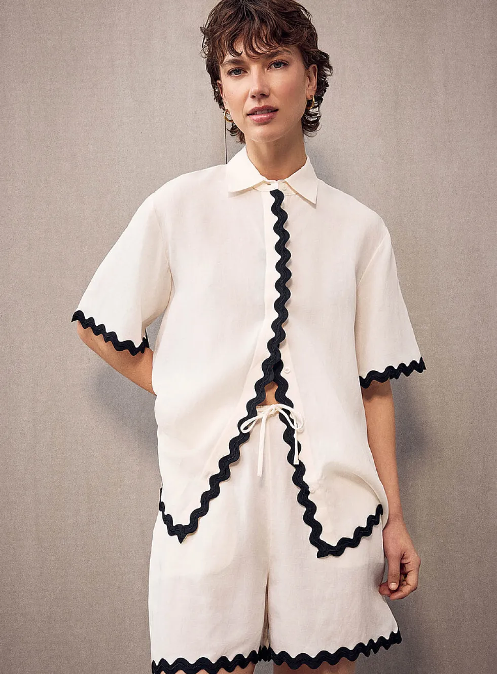 Camule wavy piping short