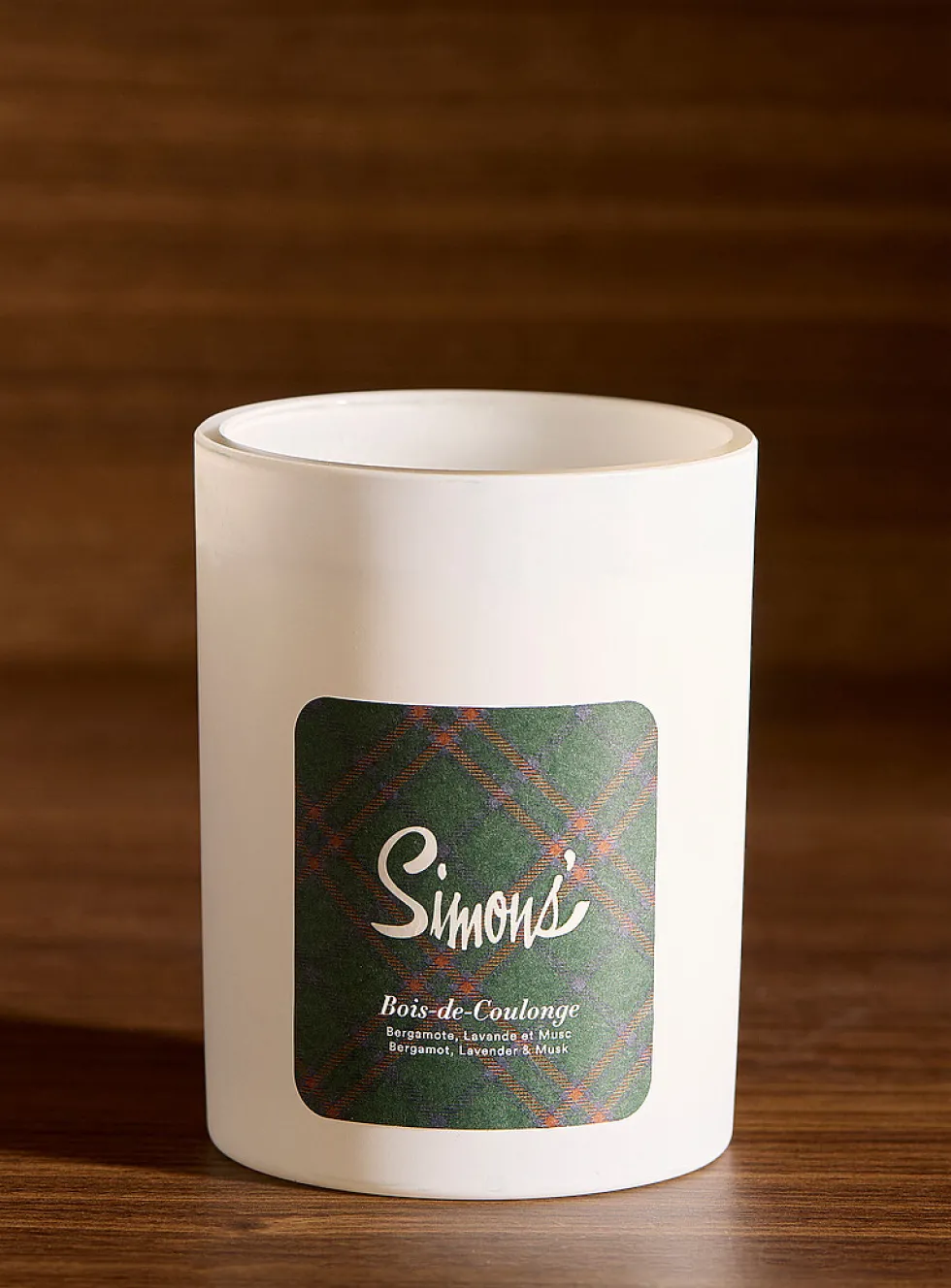 Canadian-inspired scented candle