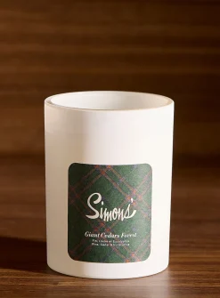Canadian-inspired scented candle
