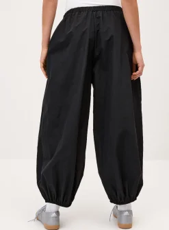 Canvas barrel-leg jogger