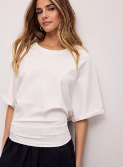 Cape-style back elbow-sleeve T-shirt