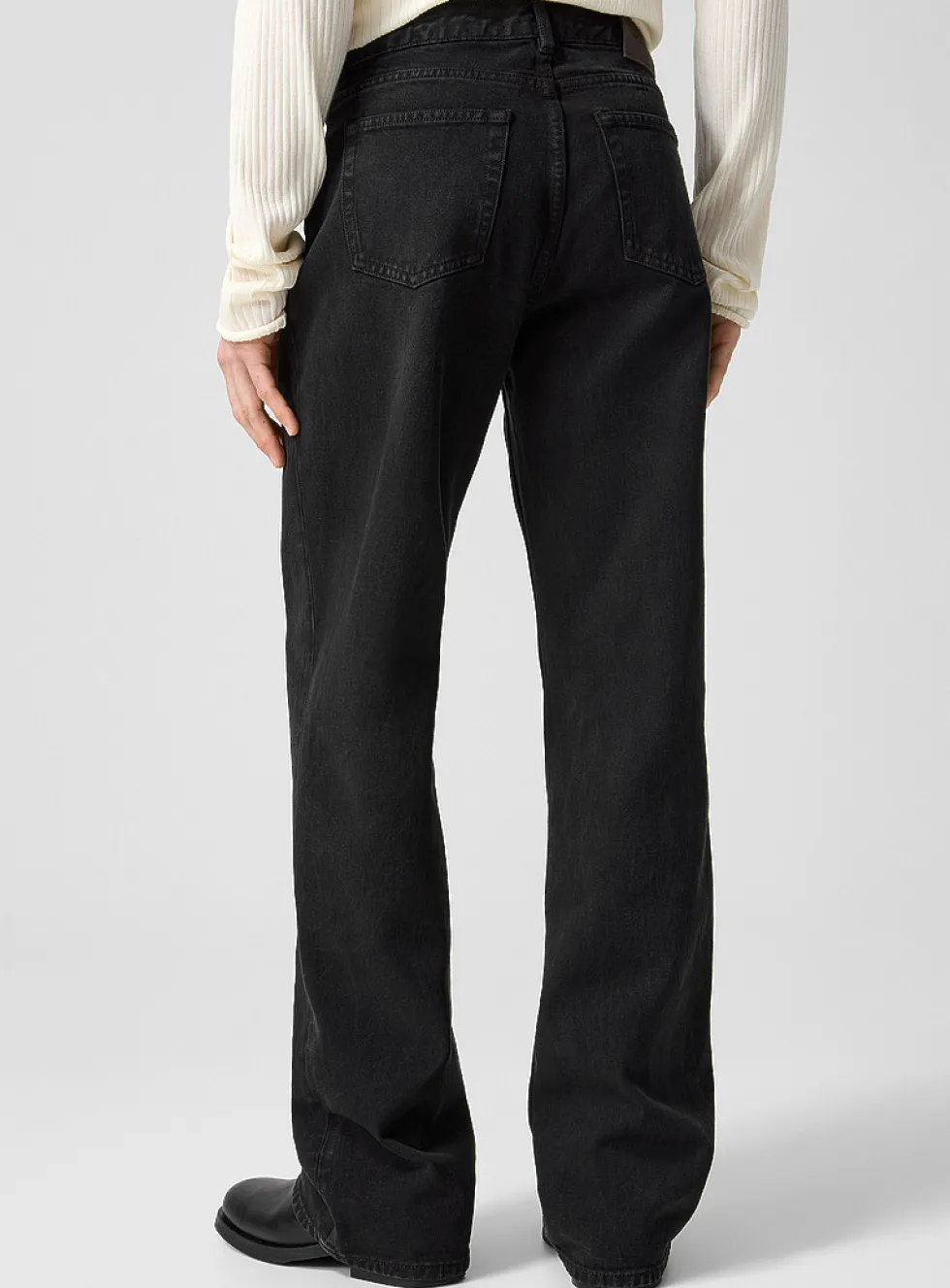 Carlson faded black jean