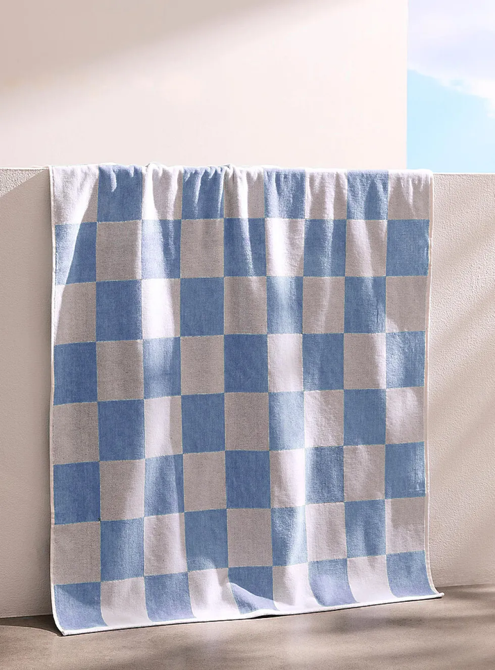 Checkered organic cotton beach towel