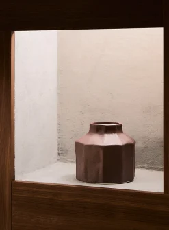 Chocolate decagon vase