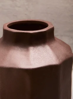 Chocolate decagon vase