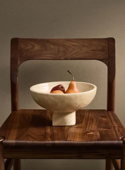 Circular decorative cement pedestal bowl