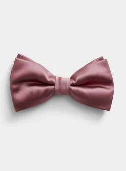 Classic bow tie