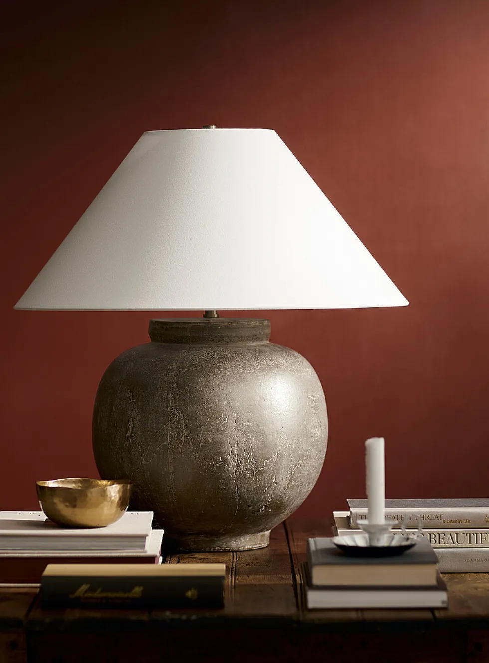 Classic olive ceramic base lamp
