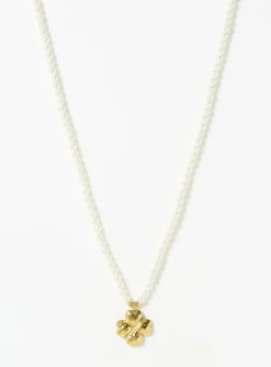 Clover pearl necklace