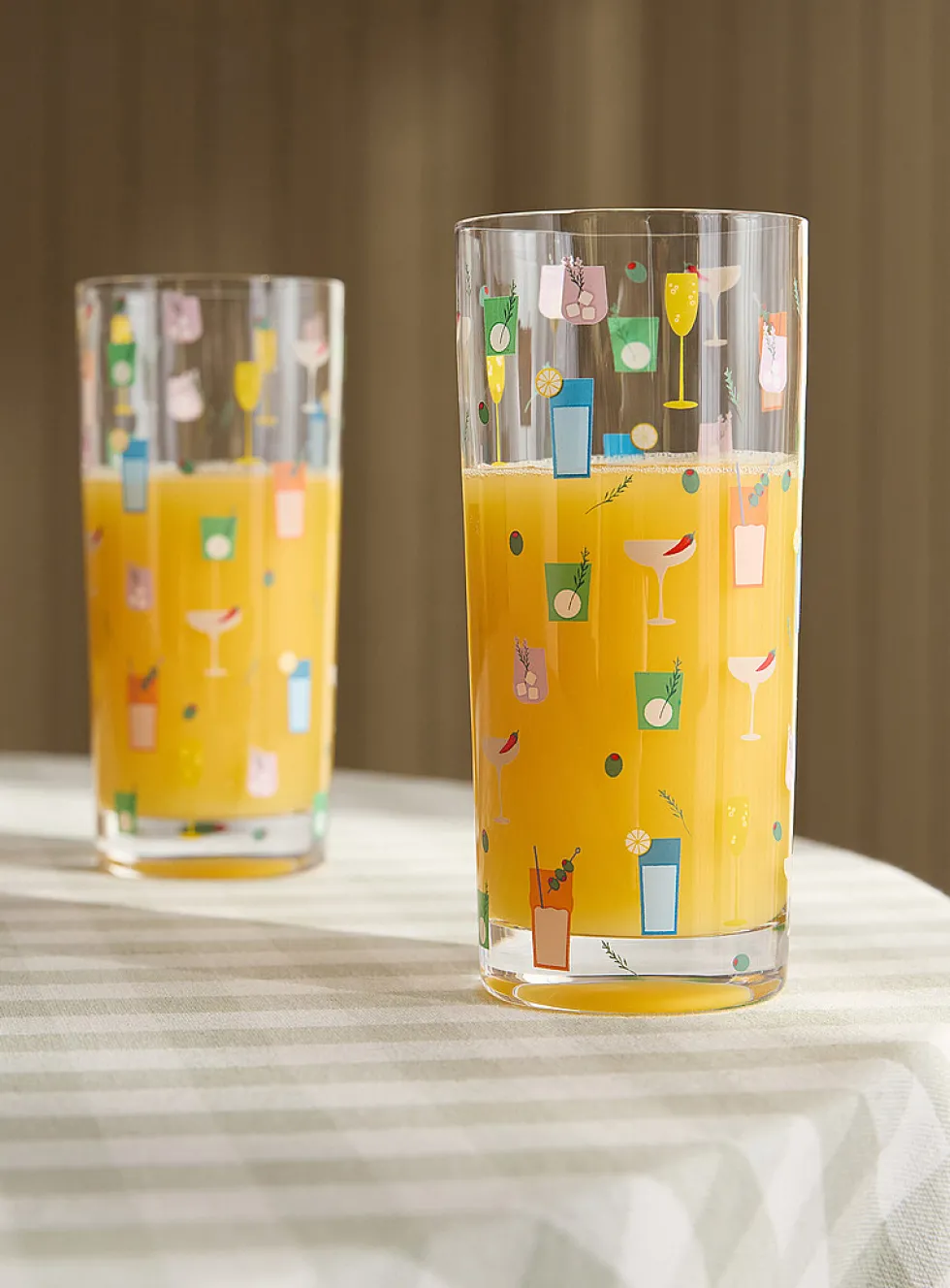 Cocktails print glasses
