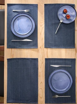 Coloured placemats