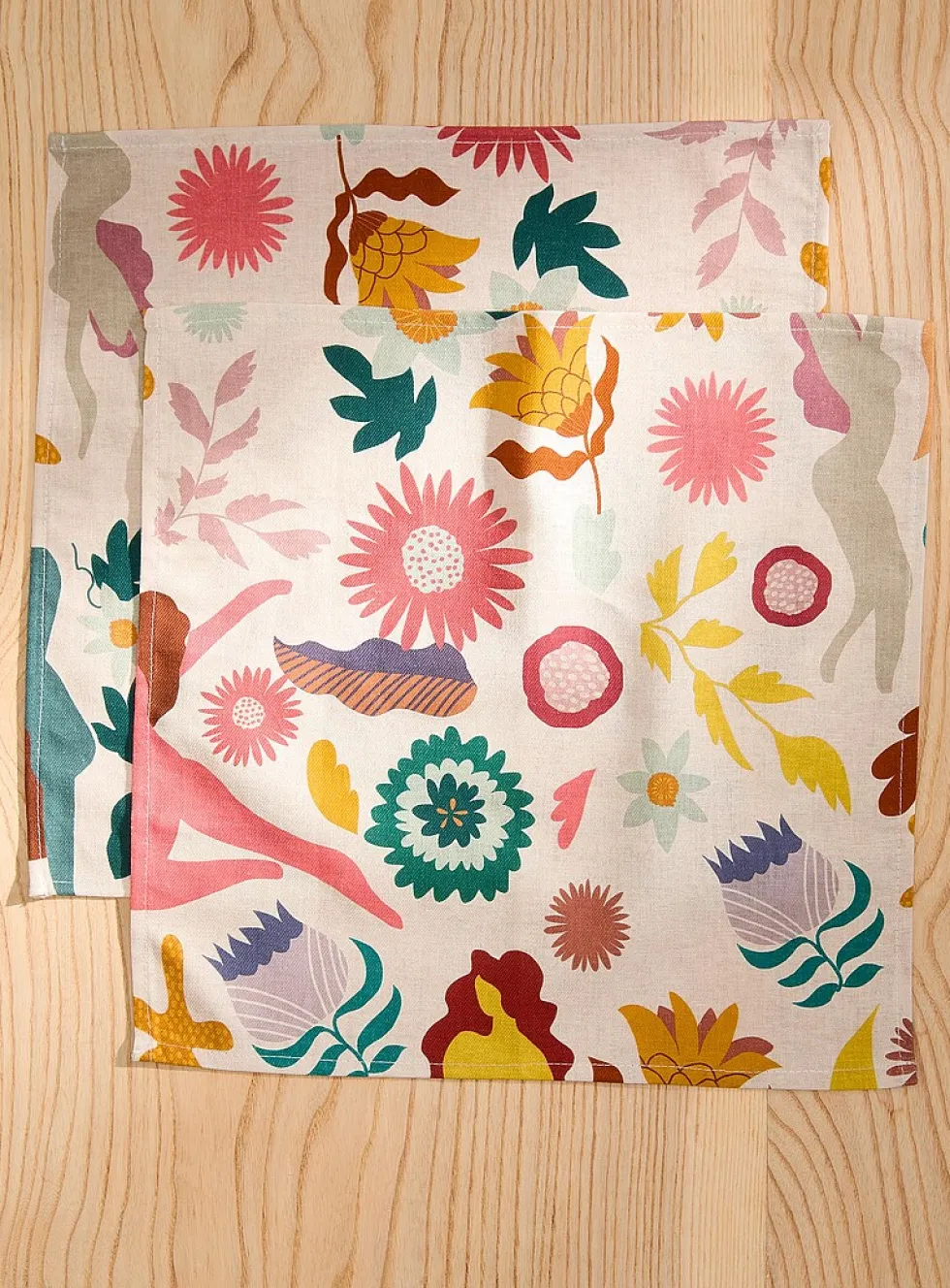 Colourful napkin set