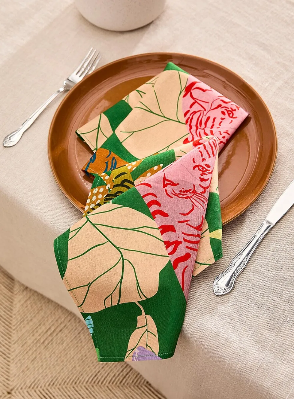 Colourful napkin set