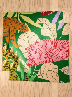 Colourful napkin set