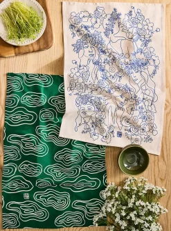 Colourful tea towel set