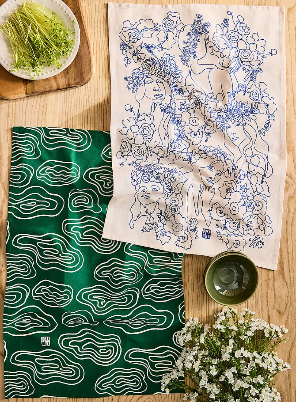Colourful tea towel set