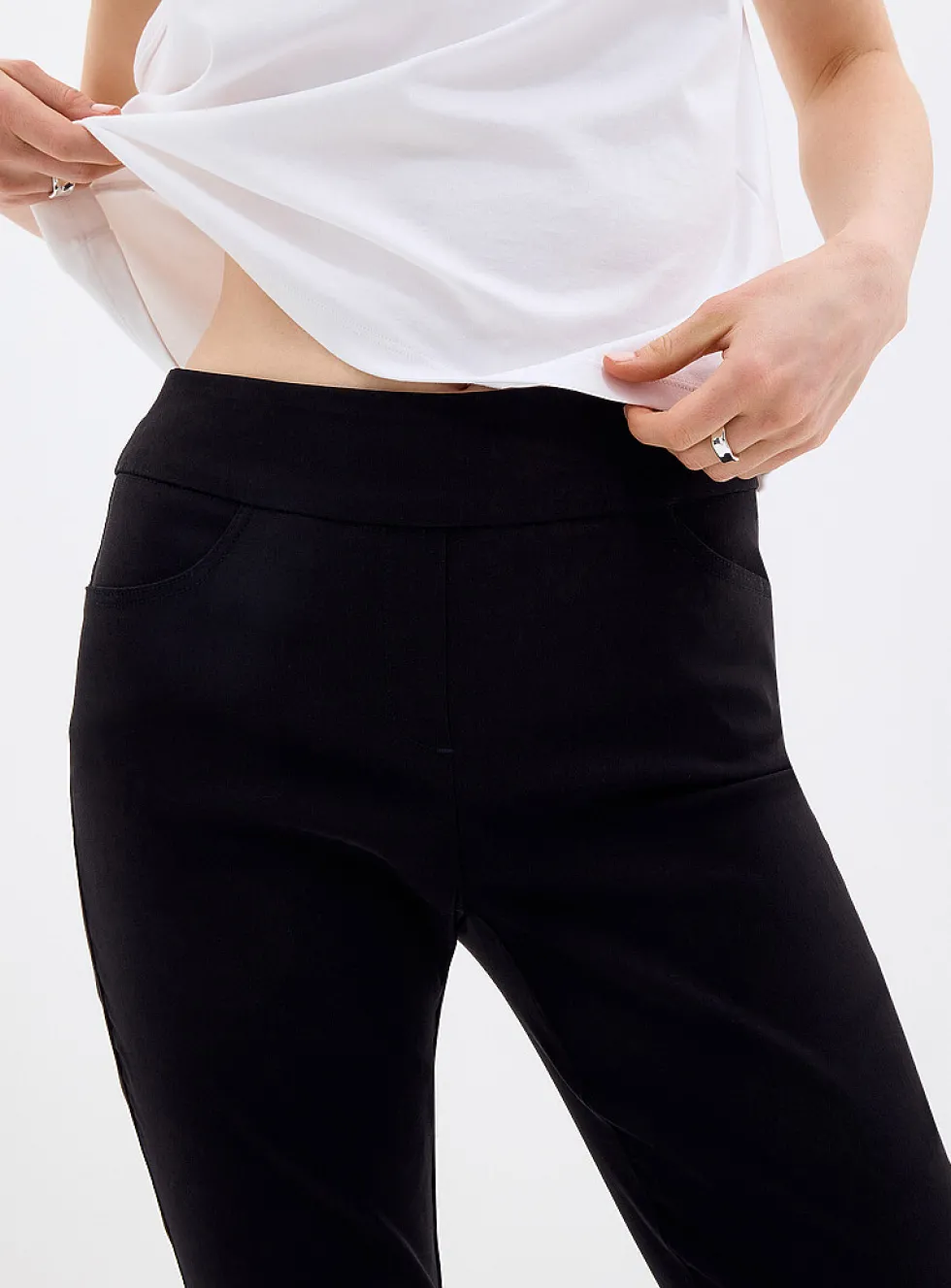 Comfort-waist bengaline capri pant
