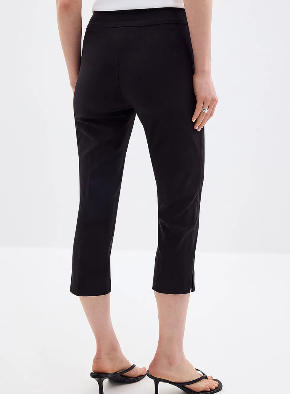 Comfort-waist bengaline capri pant
