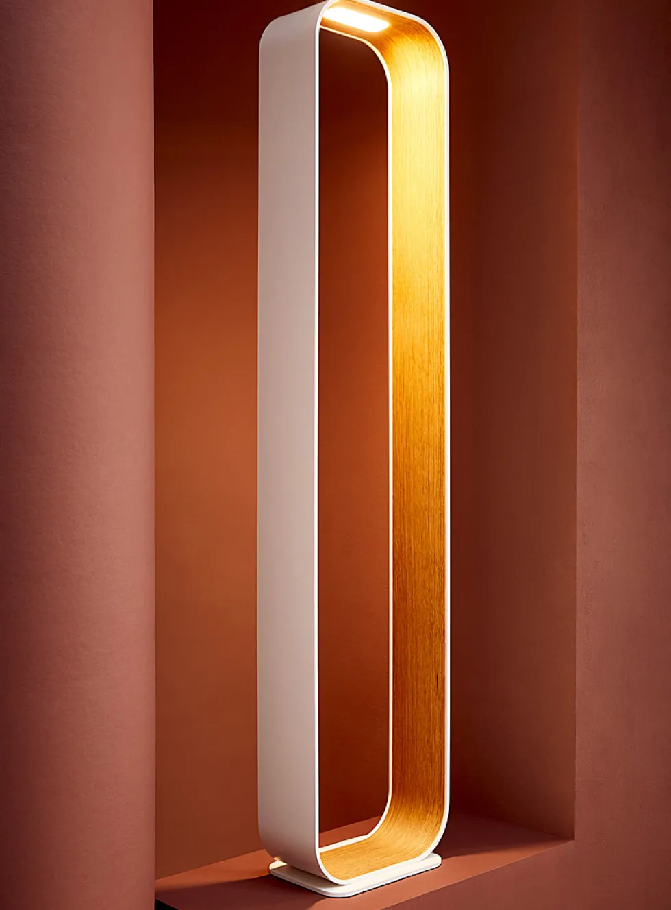 Contour floor lamp