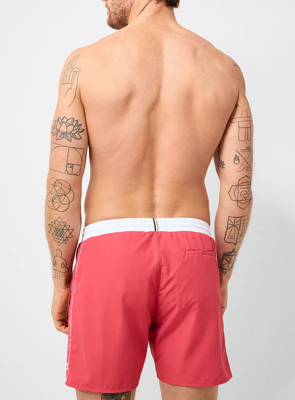 Contrast trim logo swim trunk