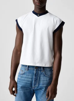 Contrast trim V-neck cropped T-shirt