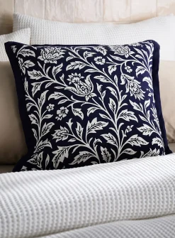 Contrasting flowers linen-blend removable-cover cushion