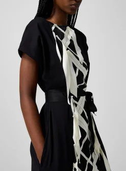 Contrasting ribbons dress