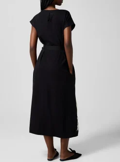 Contrasting ribbons dress