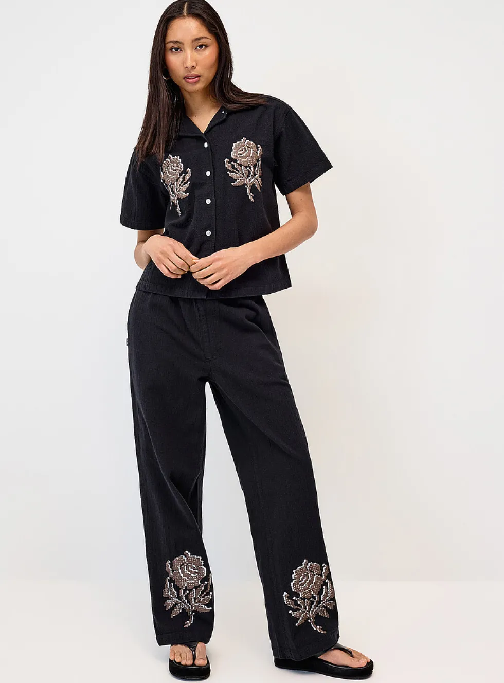 Contrasting roses wide-leg pant