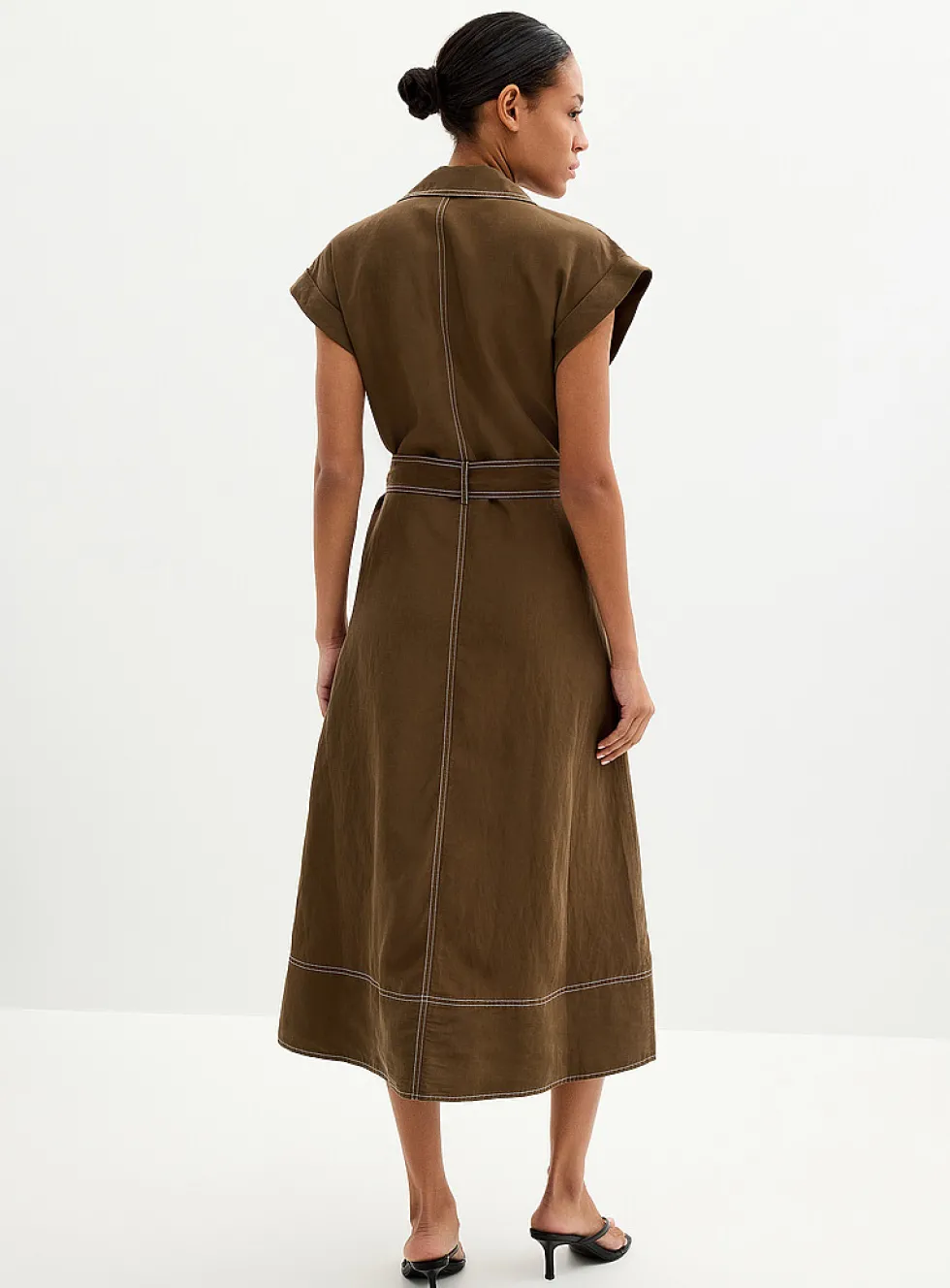 Contrasting stitching zip-up dress