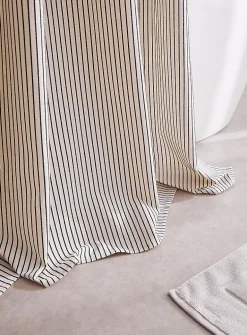Contrasting stripes woven shower curtain