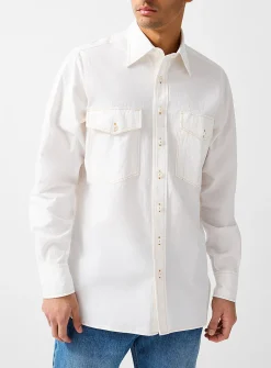 Contrasting topstitching patch pockets shirt