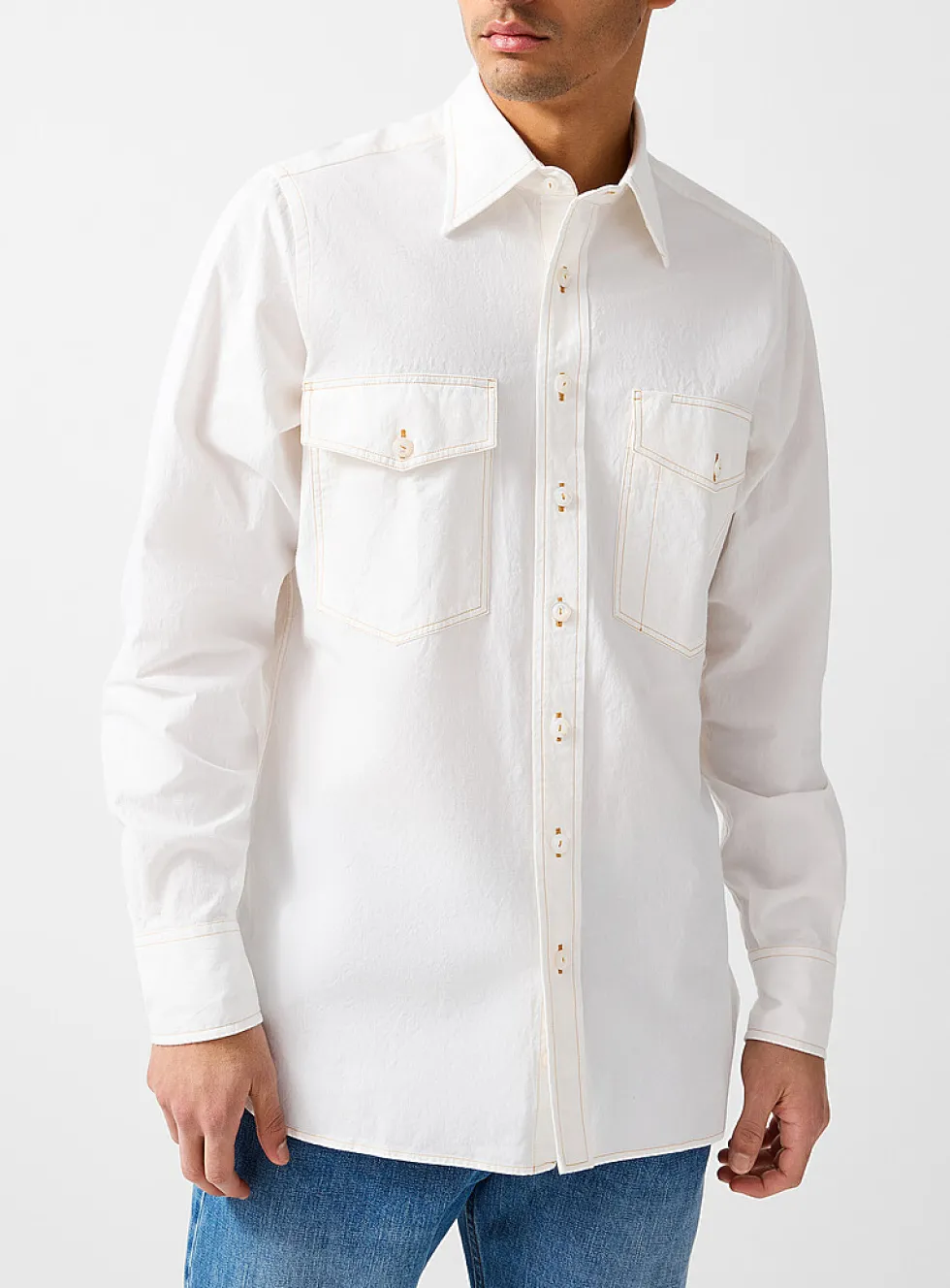 Contrasting topstitching patch pockets shirt