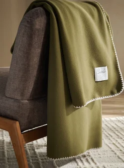 Contrasting trim polar fleece throw