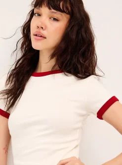 Contrasting trim T-shirt