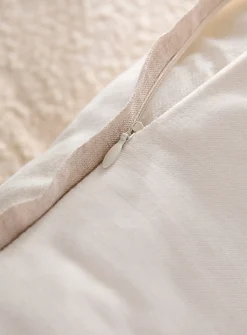 Contrasting trim velvet removable-cover cushion