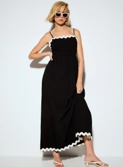Contrasting wavy trim maxi flared dress